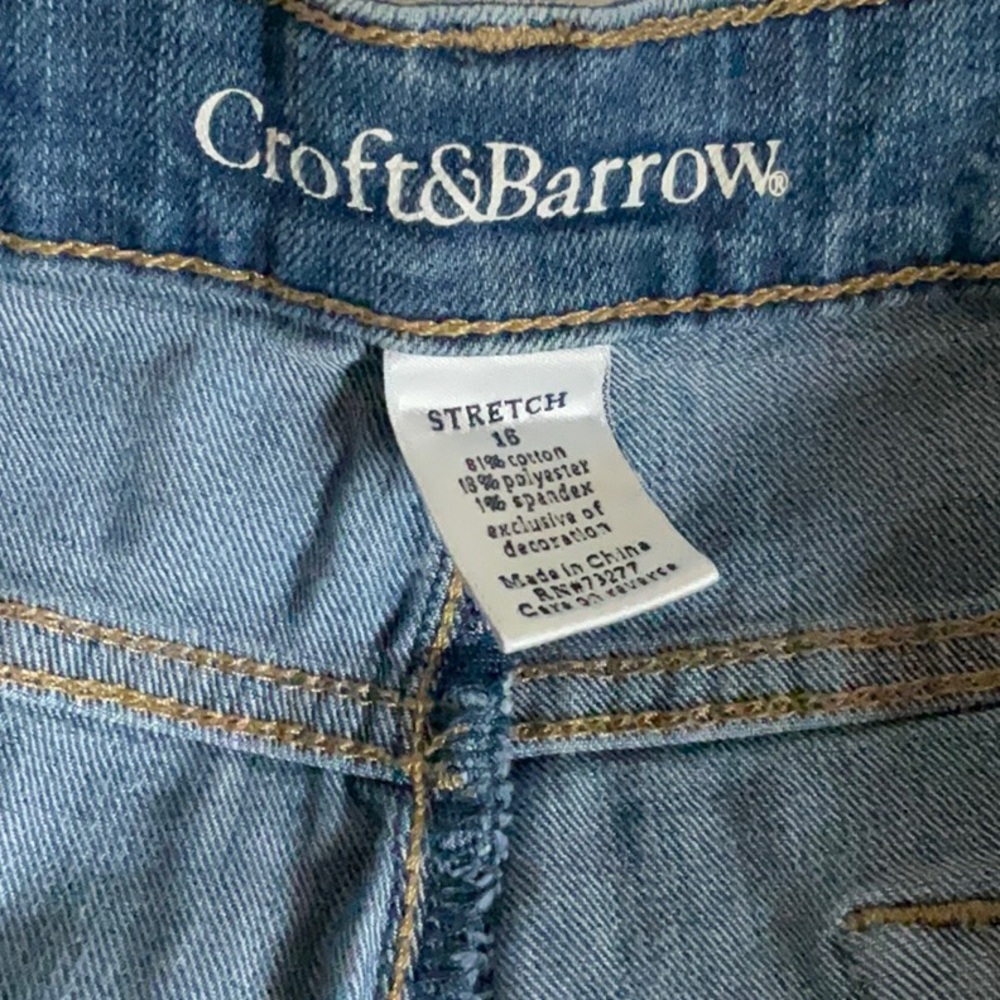 croft & barrow Classic Fit Jean Shorts Size 16 Women - Picture 3 of 6